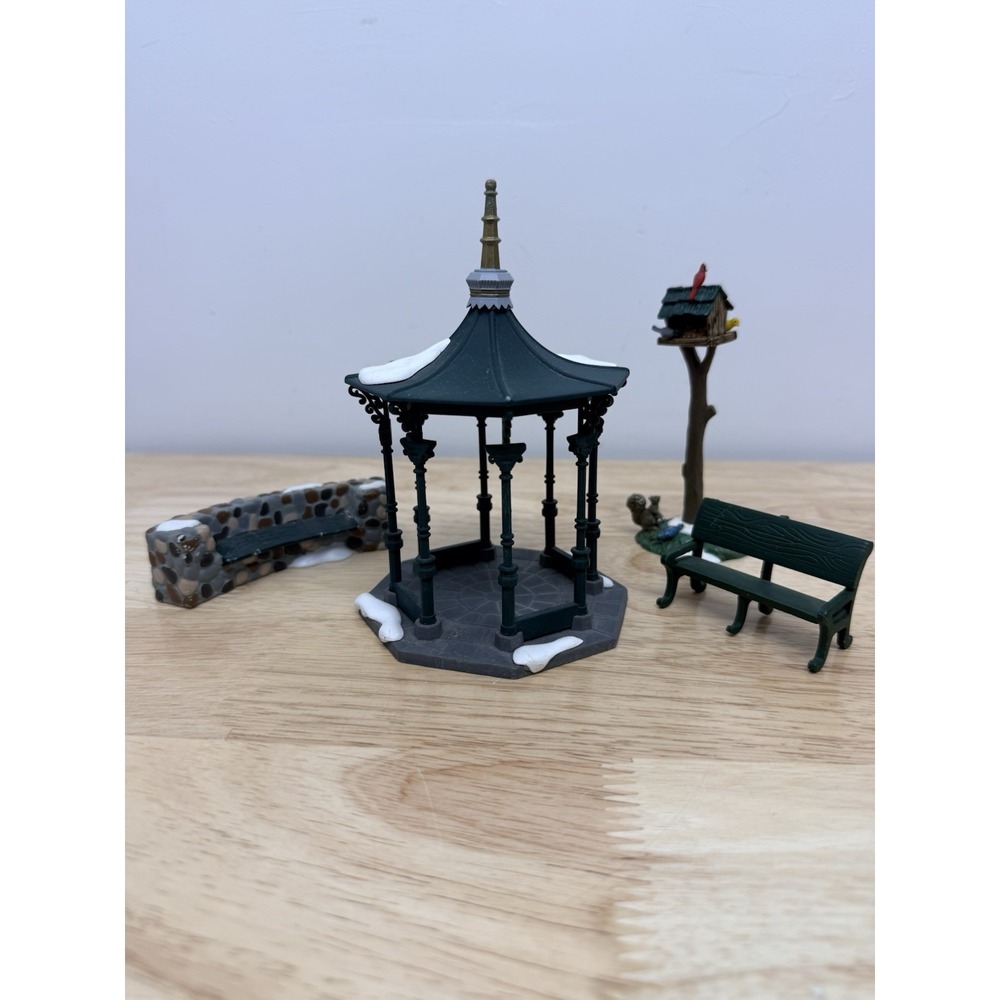 Dept 56 Heritage Village Collection Town Square Gazebo Bench Pole Retired #1